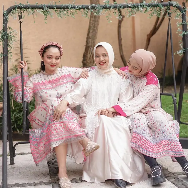 6 Potret Bella dan Chiki Fawzi Bareng Marissa Haque, Ungkap Keinginan yang Belum Terwujud
