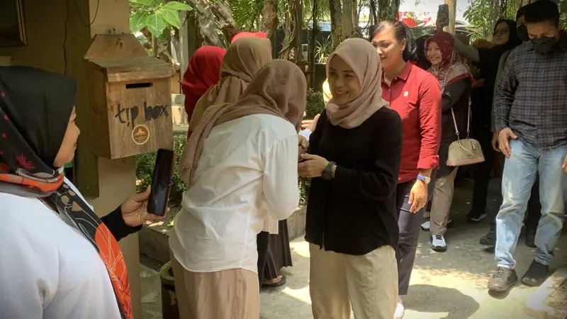 Istri capres nomor urut tiga Ganjar Pranowo, Siti Atikoh Suprianti