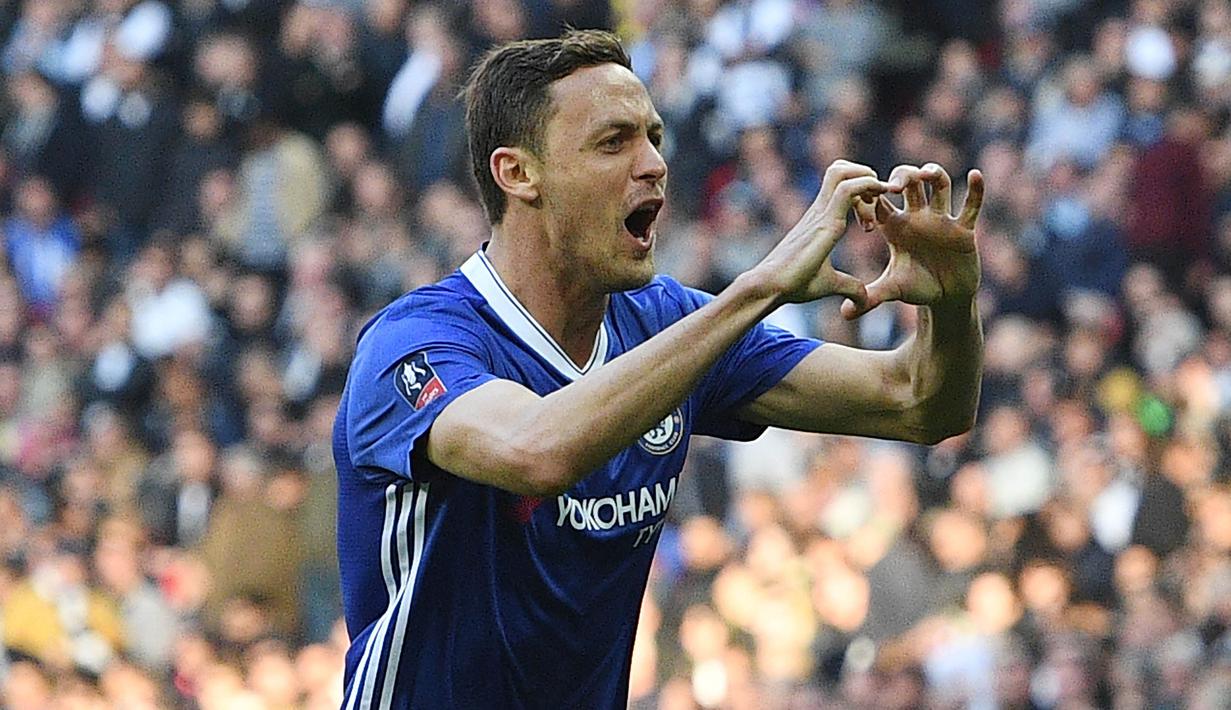 Nemanja Matic menjadi pemain ketiga setelah Romelu Lukaku dan Victor Lindelof yang direkrut Manchester United. (EPA/Facundo Arrizabalaga)