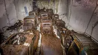 Seorang pria menemukan kuburan mobil bekas masa Perang Dunia II di galian tambang yang terletak di tengah Perancis.