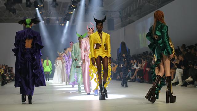 Harry Halim Tampilkan Koleksi Punk Couture yang Mendobrak Batasan Gender di Jakarta Fashion Week 2023