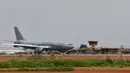 Dua pesawat Airbus A330 yang dikirim oleh Prancis tiba di bandara di ibukota Niamey pada Selasa sore.  (Photo by Handout / Etat Major des Armées / AFP)
