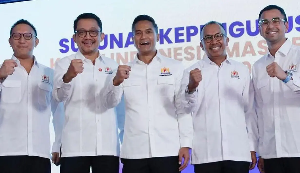 Raffi Ahmad membagikan video momen dan potretnya saat datang ke Menara Kadin, Jakarta pada Senin, 7 Oktober 2024. Dengan memakai kemeja seragam Kadin berwarna putih, Raffi menuliskan ‘Setiap hari Hidup untuk terus Belajar’ pada caption unggahannya. (Liputan6.com/IG/@raffinagita1717)