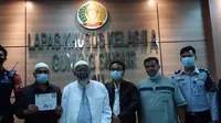 Mantan terpidana tindak pidana terorisme Abu Bakar Baasyir (ABB) resmi dibebaskan dari Lembaga Pemasyarakatan Khusus Kelas IIA Gunung Sindur pada Jumat pukul 05.30 WIB (8/1/2021).