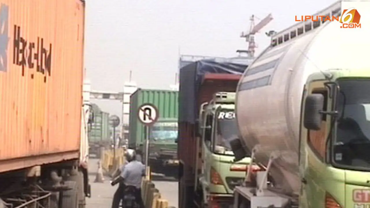 macet-priok130719c.jpg
