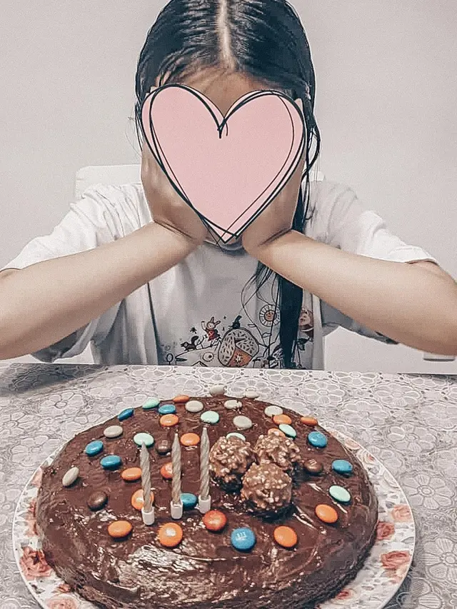 [Fimela] Potret terbaru Aisha Aurum, anak Denada