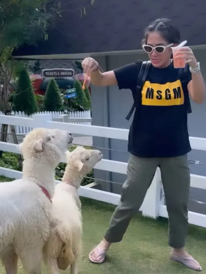 Ussy Sulistiawaty liburan bareng anak (Instagram/ussypratama)