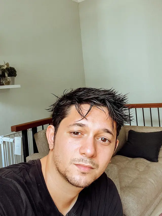 Kumis dan Brewok Tipis Andrew Andika