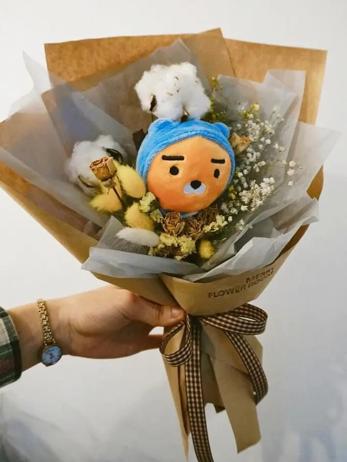 [Bintang] Super Cute! 10 Buket Bunga Boneka Ini Lagi Tren di Korea!