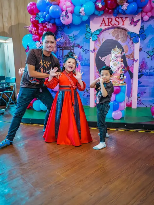 Ultah Arsy ke-7 (Instagram/ananghijau)