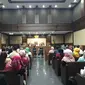 Sidang perdana Wali Kota Kendari, Adriatma Dwi Putra dan ayahnya yang juga calon Gubernur Sulawesi Tenggara, Asrun. (Merdeka.com/ Hari Ariyanti)