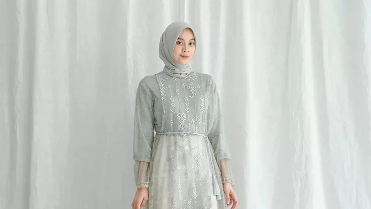 6 Model Dress Brokat Cantik untuk Berbagai Urusan