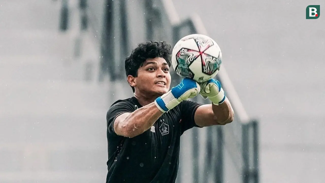 Kiper Persik Muhammad Adi Satryo