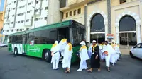 Bus Shalawat yang mengantar jemaah haji dari pemondokan menuju Masjidil Haram (foto: Bahauddin/MCH2019)