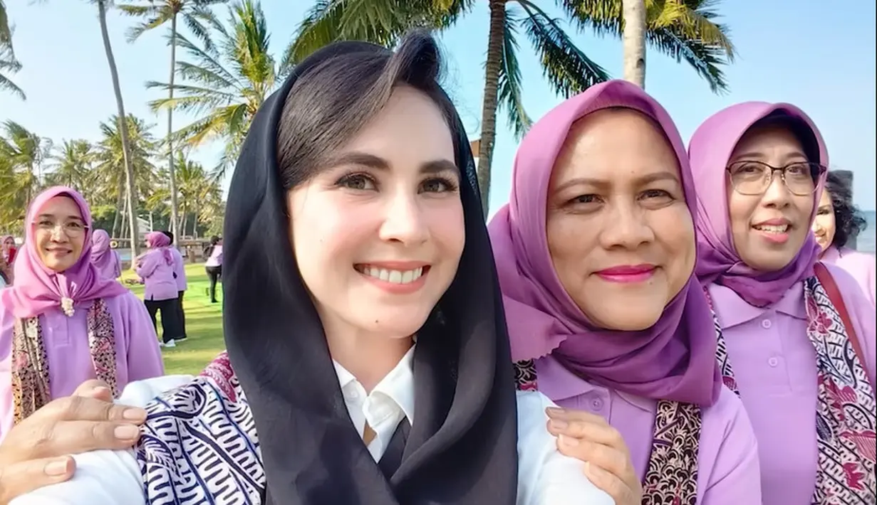 Arumi juga mengucapkan terima kasih kepada Ibu Presiden dan ibu Wakil Presiden yang memberikan perhatian pada penguatan ekosistem laut di Bangsring. [Youtube/Arumi Bachsin]