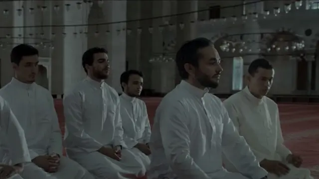 Salah satu adegan film Boy From Heaven. (Foto: Dok. Atmo/ Memento/ Bufo/ KlikFilm)
