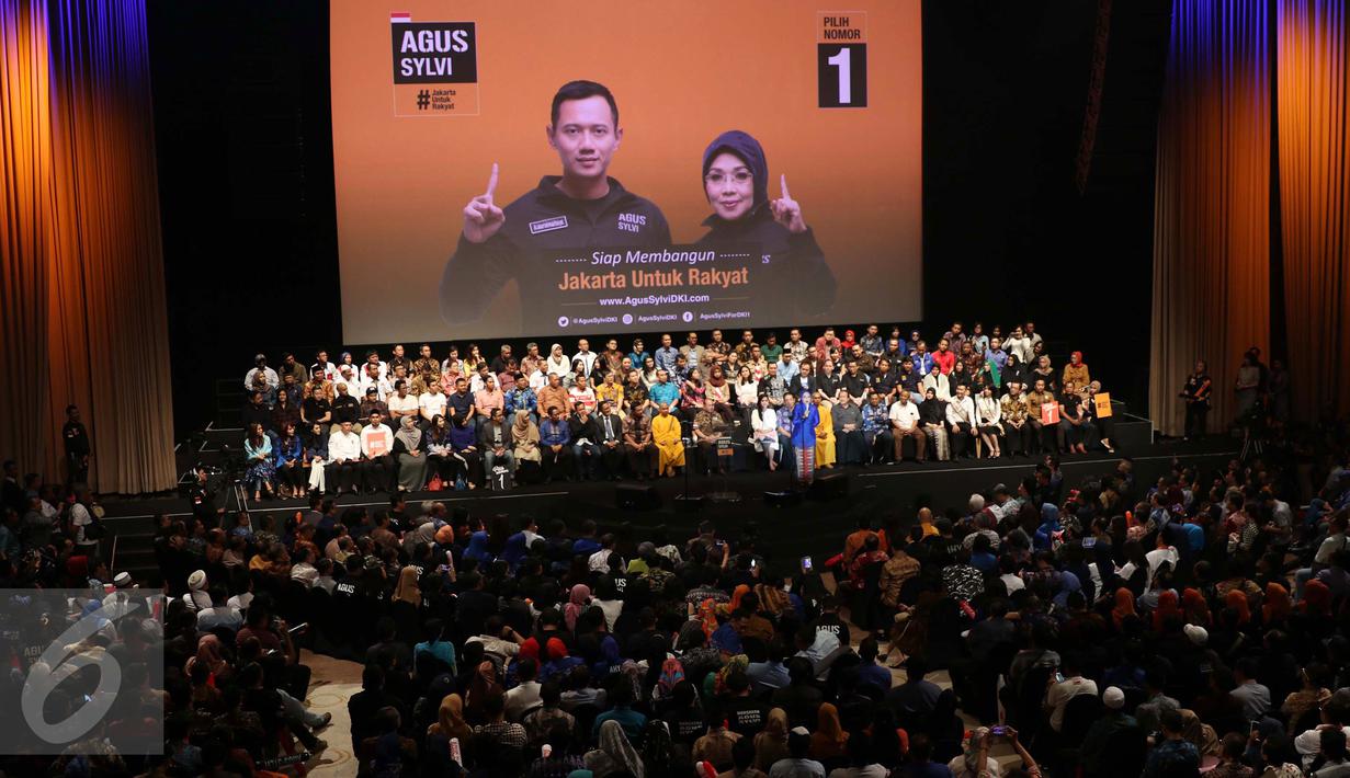 Suasana di Ballroom Djakarta Theater saat Agus menyampaian pidato politik Cagub DKI Agus Harimurti Yudhoyono, Jakarta, Minggu (30/10). (Liputan6.com/Gempur M Surya)