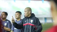 Nova Arianto memimpin Timnas Indonesia U-17 di Piala Kemerdekaan 2025. (Dok. Timnas Indonesia)