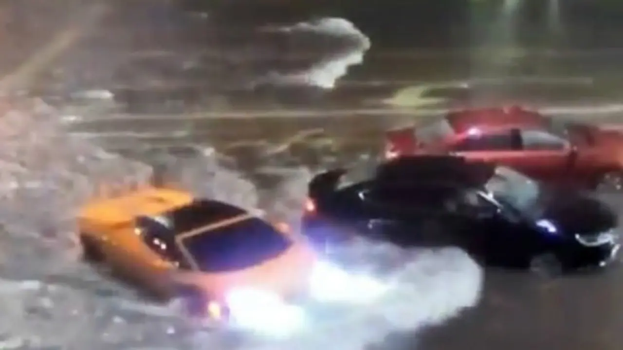 Lamborghini Huracan Menerjang Genangan Air. (Foto: Auto Evolution)