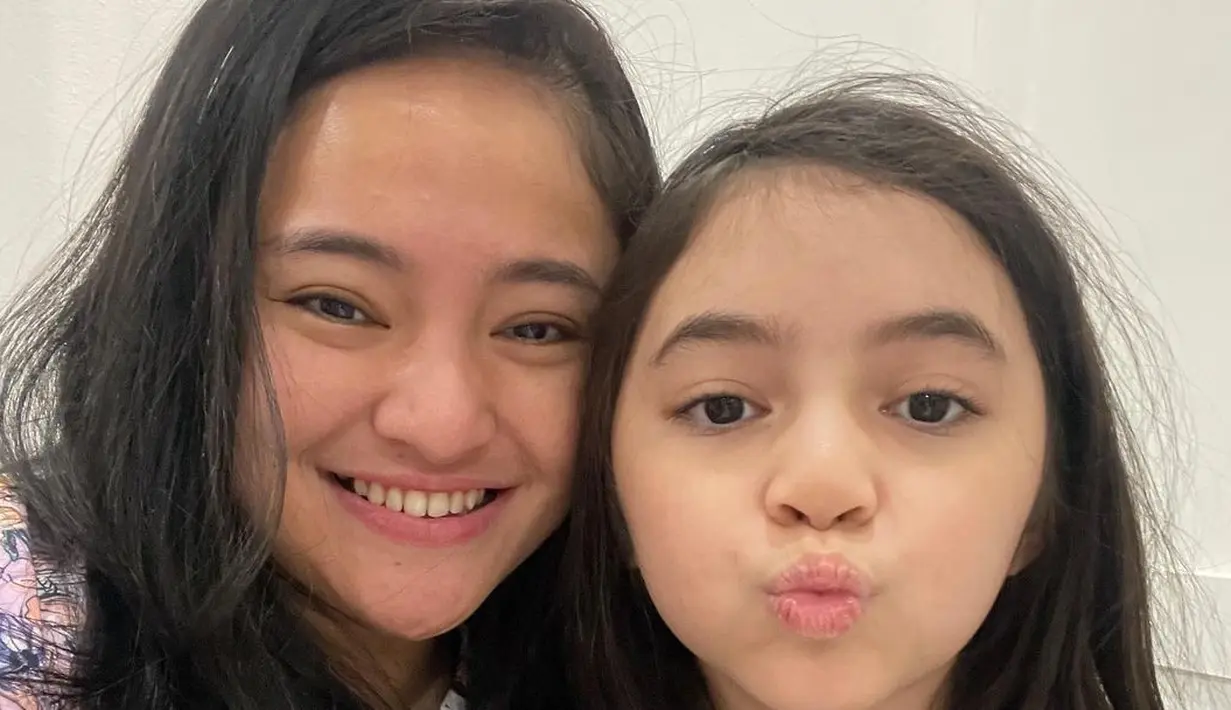 Marshanda dan Sienna. (Foto: instagram.com/marshanda99)