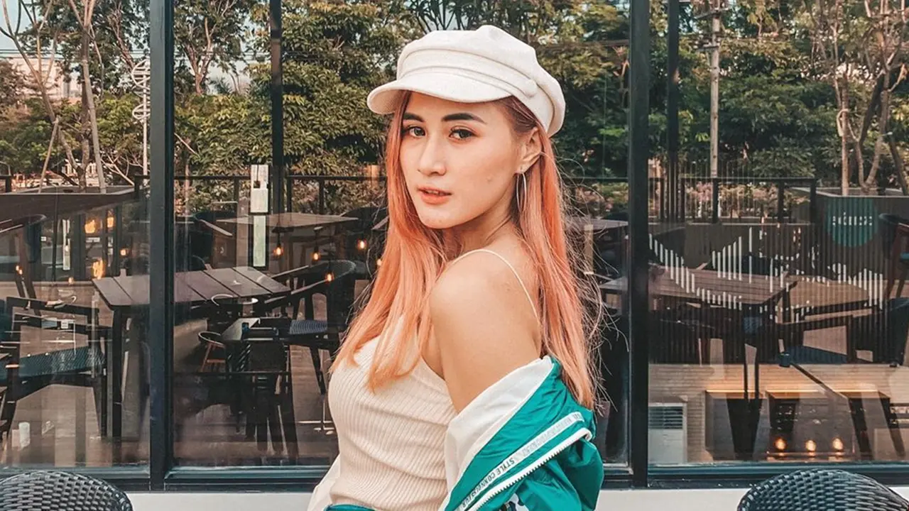 6 Pesona Camelia Putri, Pedangdut asal Surabaya Bak Idol Korea