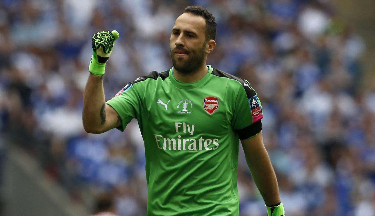 <p>David Ospina. Kiper berusia 33 tahun yang sejak 4 musim lalu memperkuat Napoli ini pernah memperkuat Arsenal di Liga Inggris. Ia didatangkan Arsenal dari Nice pada awal musim 2014/2015 dengan nilai transfer 4 juta euro. Bertahan 3,5 semusim, ia total tampil dalam 70 laga di semua ajang dengan torehan 27 kali clean sheet. Bersama Timnas Kolombia ia telah mengoleksi 124 caps dengan torehan 61 kali clean sheet sejak melakukan debut pada 7 Februari 2007. (AFP/Ian Kington)</p>