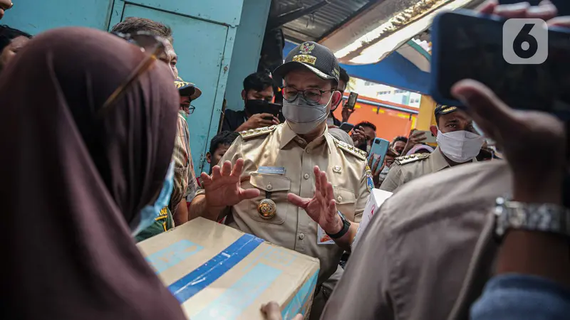 Anies Baswedan Tinjau Kebakaran Pasar Gembrong