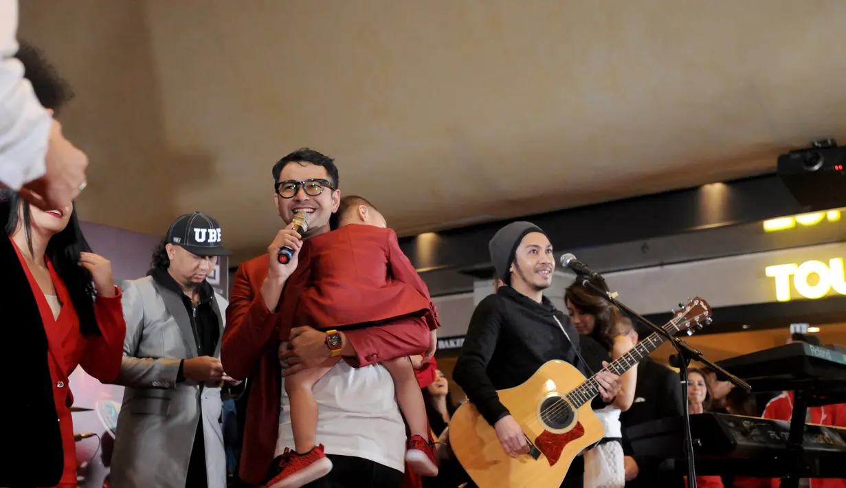 Meski sempat mundur dari rencana, film Rafathar akhirnya mulai diputar. Pemutaran perdana di gelar CGV Grand Indonesia, Jakarta Pusat Sabtu (5/8/2017). Acara gala premiere terbilang begitu megah. (Daniel Kampua/Bintang.com)