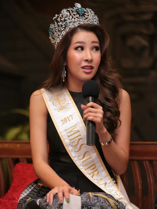 Bukan tanpa alasan Jenny Kim menyebut Indonesia sebagai rumah kedua. Pasalnya, saat berusia satu tahun hingga dewasa, Jenny Kim banyak menghabiskan waktu Indonesia. (Adrian Putra/Bintang.com)