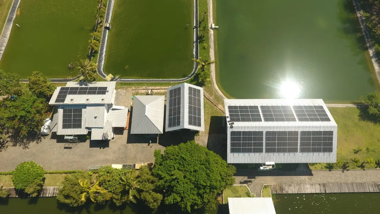 ITDC Utilitas telah mencatatkan langkah awalnya dalam mengembangkan konsep keberlanjutandi kawasan pariwisata The Nusa Dua, Bali, melalui pemanfaatan energi surya sebagai sumber energi keberlanjutan.