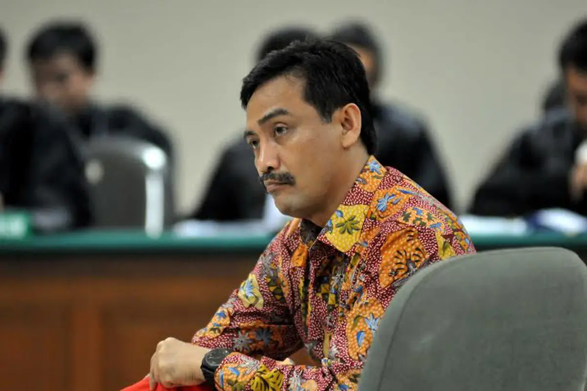 [FOTO] Andi Mallarangeng Tampak Tegang di Sidang Perdana