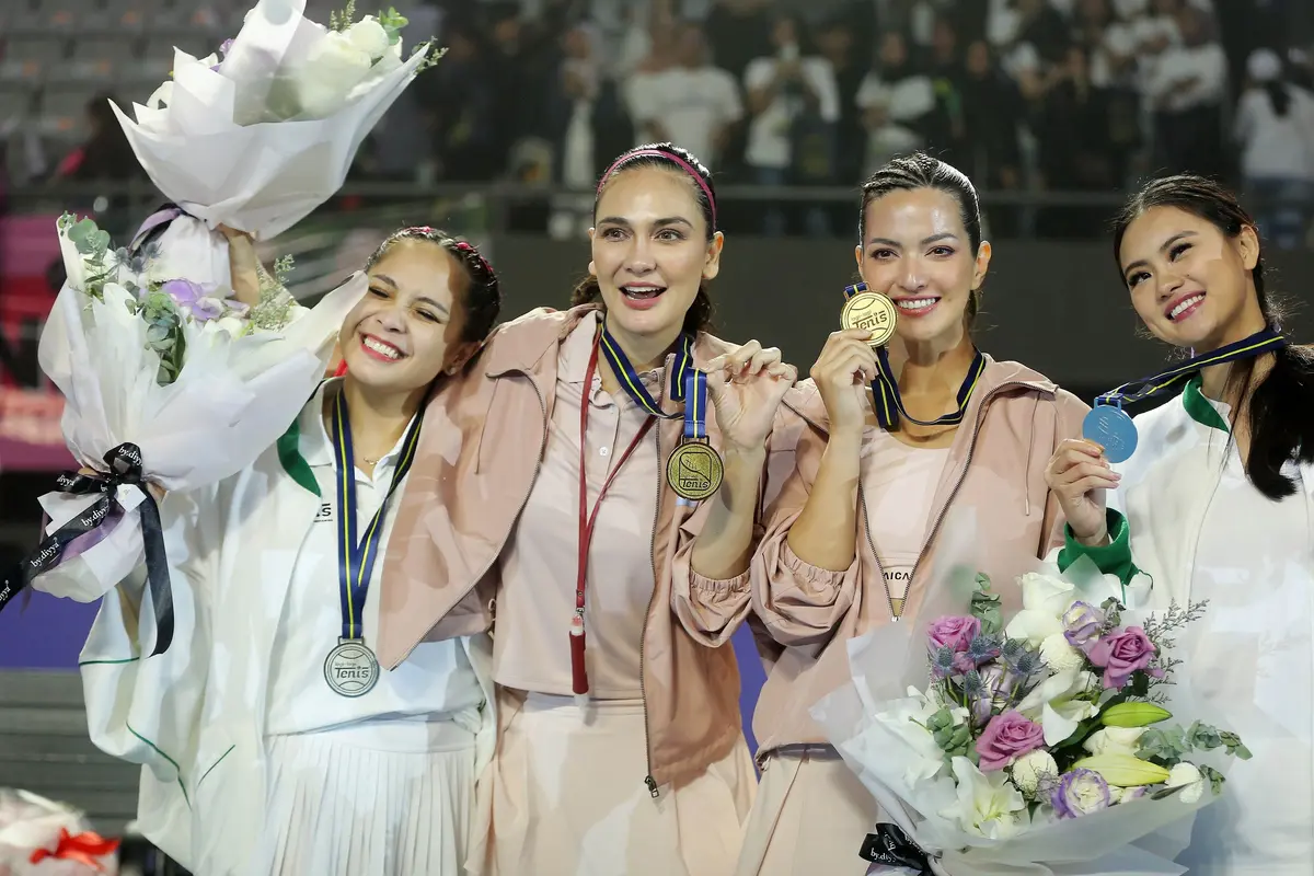 8 Adu Gaya Sporty Nia Ramadhani-Luna Maya dan Nagita Slavina-Gege Elisa di Lagi-lagi Tenis, Mana Favoritmu?