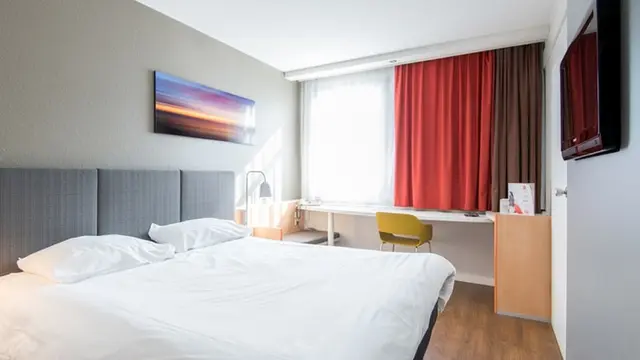 Ilustrasi kasur hotel