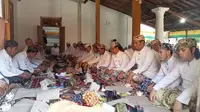 Tradisi gerebeg syawal 2024 Keraton Kanoman Cirebon. Foto (Liputan6.com / Panji Prayitno)