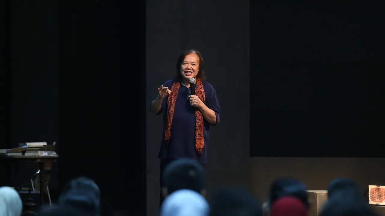 [Bintang] Arswendo Atmowiloto