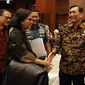 Menko Bidang Kemaritiman Luhut Binsar Pandjaitan bersama Menkeu Sri Mulyani, Menkominfo Rudiantara, dan Gubernur BI Agus Martowardojo usai memberi keterangan terkait Annual Meetings IMF-Word Bank Grup  di Jakarta, Selasa (13/3). (Liputan6.com/JohanTallo)