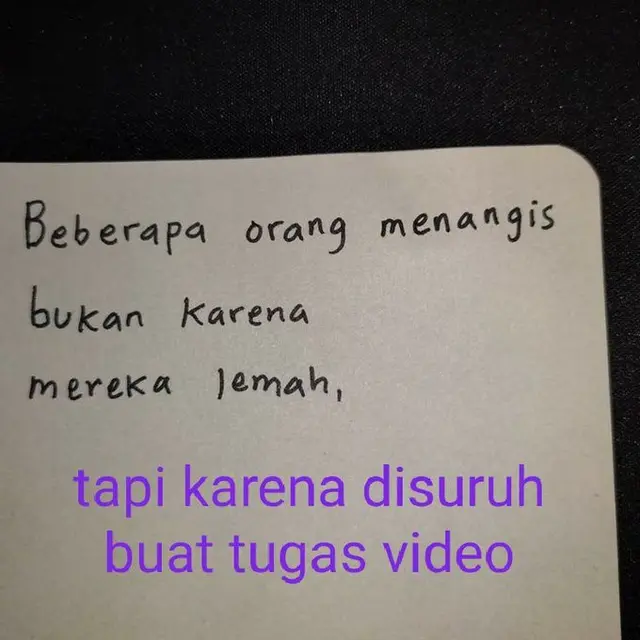 6 Alasan Menangis Bukan Karena Lemah ala Netizen Ini Kocak