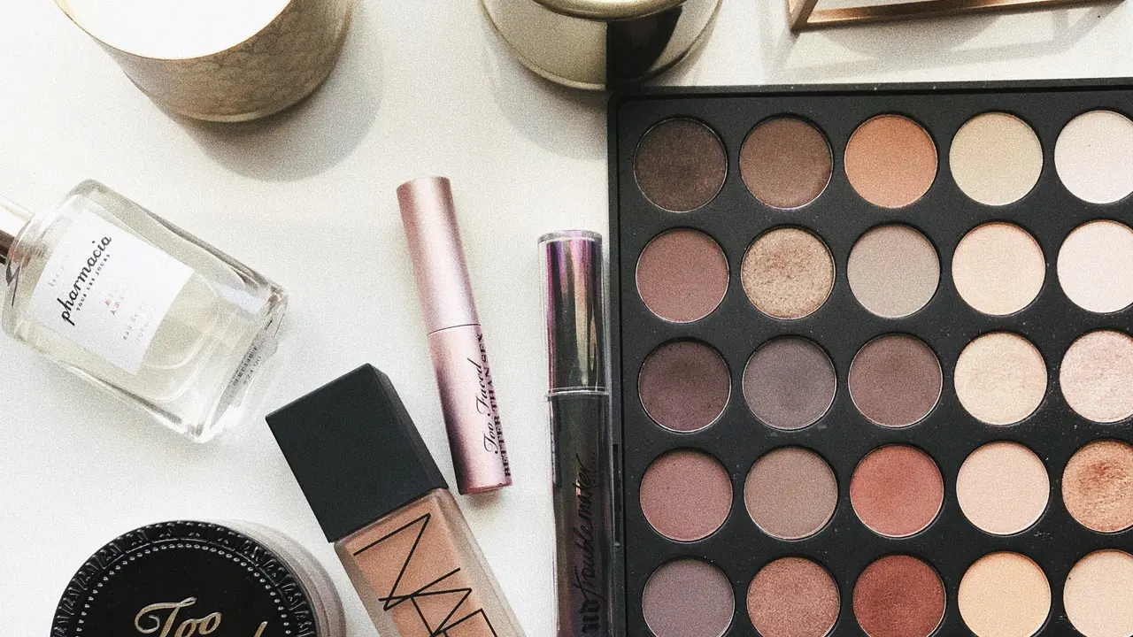 Bahaya yang Ditimbulkan dari Penggunaan Makeup Kedaluwarsa