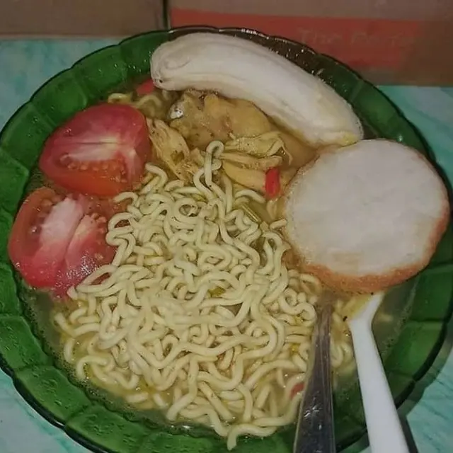 7 Potret Makan Mi Instan Nyeleneh ala Warganet Bikin Garuk Kepala