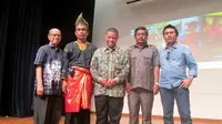 Dukungan perantau Singapura itu menimbulkan gagasan untuk memadukan program seni dan budaya Minangkabau