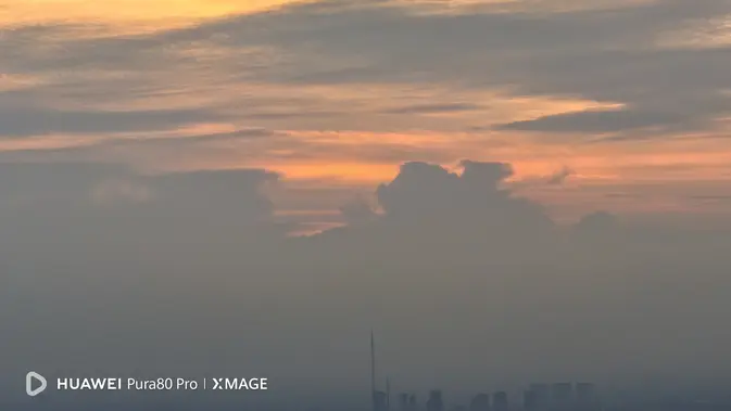 <p>Hasil foto senja di sore hari langit Jakarta (Liputan6.com/Anka Fergy Agustian)</p>