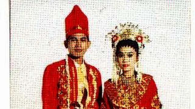 Baju Kubaya Rangkap Dua