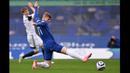 Babak kedua berjalan, Chelsea langsung mengambil inisiatif serangan. Timo Werner (kanan) pun memberikan andil besar bagi gol kedua Chelsea. (Foto: AFP/Pool/Justin Setterfield)