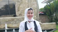 Hasnaeni di Taman Makam Pahlawan Kalibata