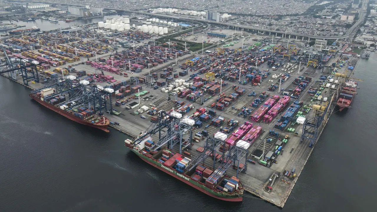 Sepanjang 2025, Neraca Perdagangan Indonesia Surplus 41,05 Miliar Dollar AS