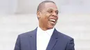 Jay-Z menyemangati siswa yang menerima beasiswa darinya. Saat itu dia mengaku bahwa tidak lulus SMA atau pergi kuliah.  (Rap-Up)