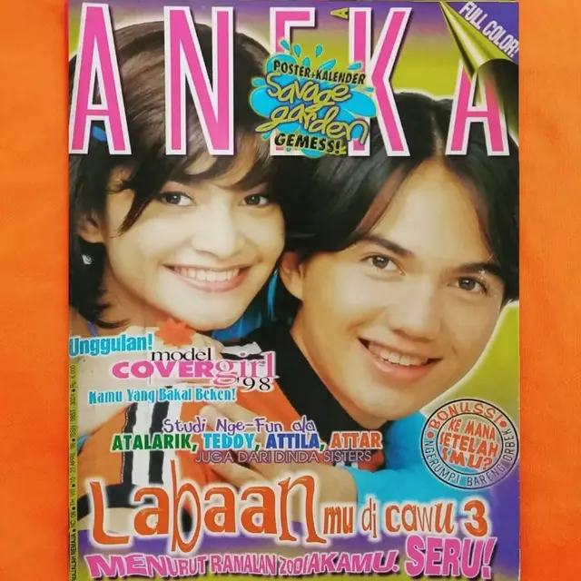 6 Foto Jadul Cut Tari Jadi Model Majalah 90-an Bareng Artis Lain, Curi