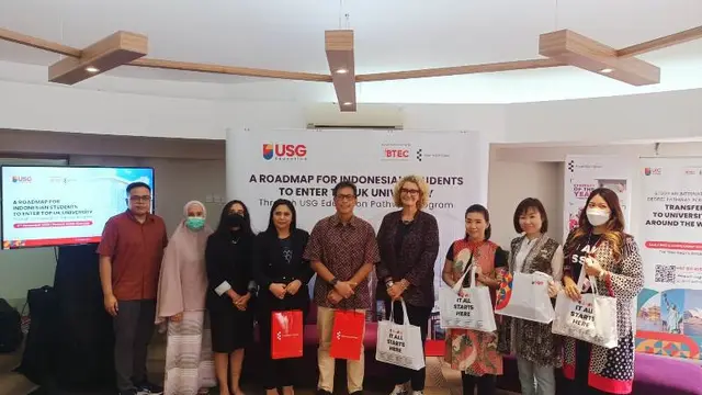 Program Studi Jalur Cepat 5 Tahun untuk Raih Gelar Sarjana Internasional Bisnis di Inggris