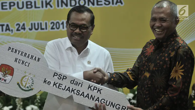 Serah terima barang rampasan KPK