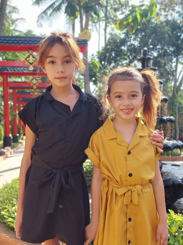 Marie Brittany bersama kakaknya, Candace Gabriell Bianca Thomas (https://www.instagram.com/p/CSmTpELBBWD/)